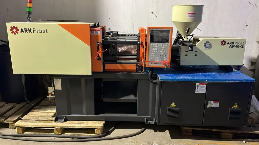 Мини термопластавтомат AP40-S.jpg